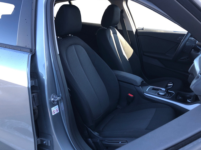 BMW Serie 1 118d color Gris. Año 2024. 110KW(150CV). Diésel. En concesionario Vehinter Alcorcón de Madrid