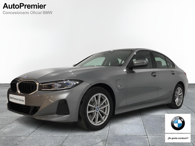 BMW Serie 3 320e color Gris. Año 2024. 150KW(204CV). Híbrido Electro/Gasolina. En concesionario Auto Premier, S.A. - MADRID de Madrid