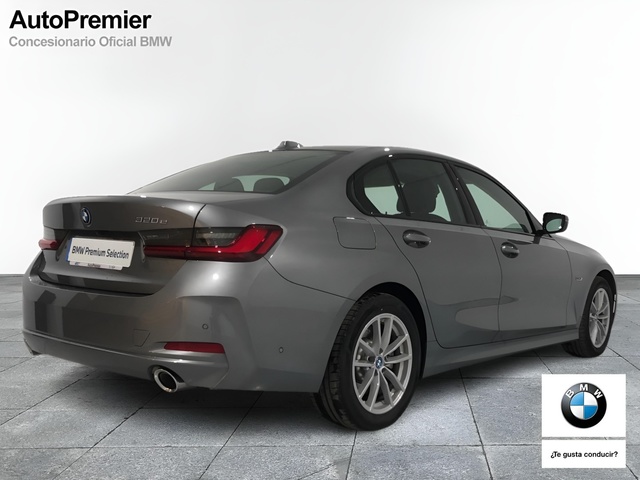 BMW Serie 3 320e color Gris. Año 2024. 150KW(204CV). Híbrido Electro/Gasolina. En concesionario Auto Premier, S.A. - MADRID de Madrid