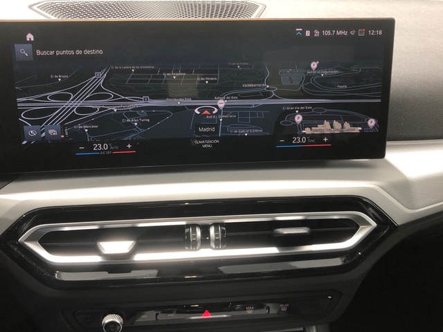 BMW Serie 3 320e color Gris. Año 2024. 150KW(204CV). Híbrido Electro/Gasolina. En concesionario Auto Premier, S.A. - MADRID de Madrid