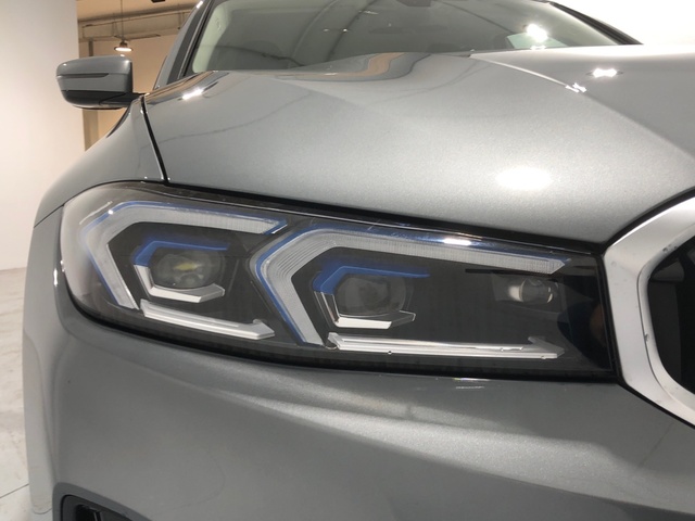 BMW Serie 3 320e color Gris. Año 2024. 150KW(204CV). Híbrido Electro/Gasolina. En concesionario Auto Premier, S.A. - MADRID de Madrid