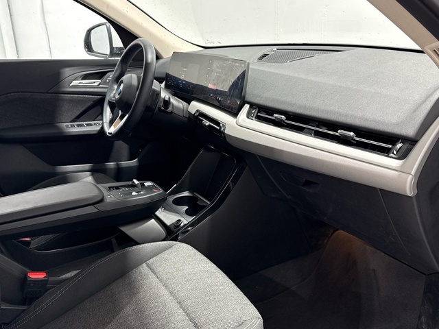 BMW X2 sDrive18d color Blanco. Año 2024. 110KW(150CV). Diésel. En concesionario Auto Premier, S.A. - MADRID de Madrid