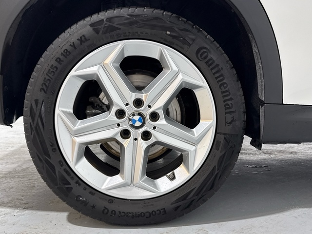 BMW X2 sDrive18d color Blanco. Año 2024. 110KW(150CV). Diésel. En concesionario Auto Premier, S.A. - MADRID de Madrid