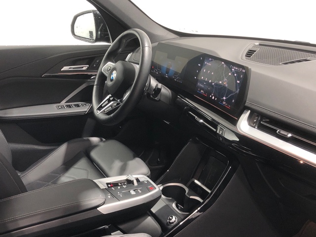 BMW X1 xDrive20d color Negro. Año 2025. 120KW(163CV). Diésel. En concesionario Auto Premier, S.A. - MADRID de Madrid