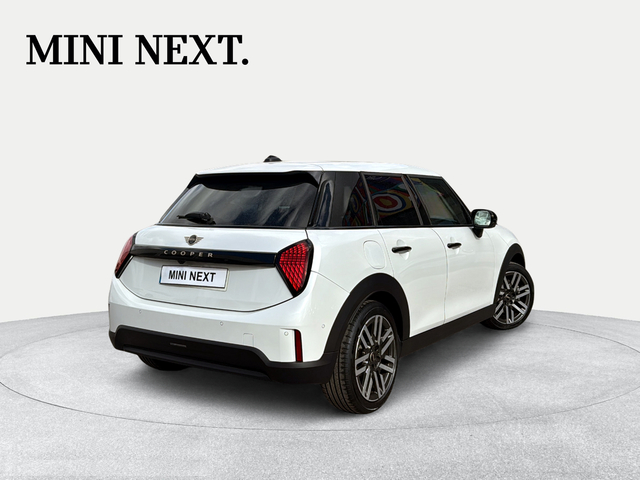 fotoG 3 del MINI MINI 5 Puertas Cooper C 115 kW (156 CV) 156cv Gasolina del 2025 en Granada