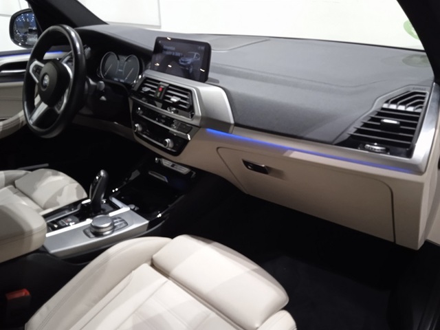 BMW X3 M40i color Negro. Año 2018. 265KW(360CV). Gasolina. En concesionario ALBAMOCION CIUDAD REAL de Ciudad Real