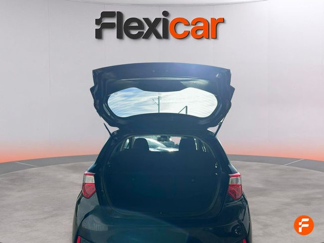 Foto 5 Toyota Yaris 1.5 100H Active Tech 74 kW (100 CV)