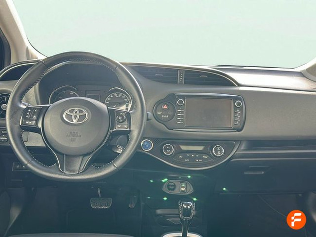 Foto 11 Toyota Yaris 1.5 100H Active Tech 74 kW (100 CV)