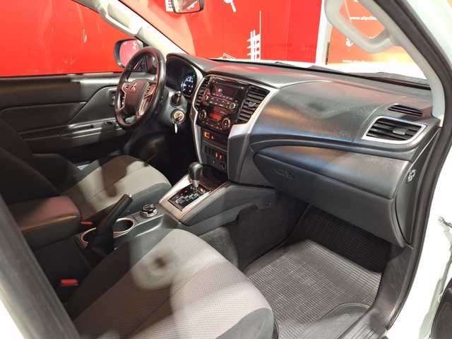 Mitsubishi L200 220 DI-D M-Pro Auto 110 kW (150 CV)