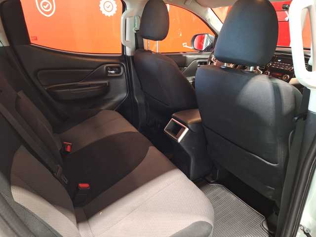 Mitsubishi L200 220 DI-D M-Pro Auto 110 kW (150 CV)