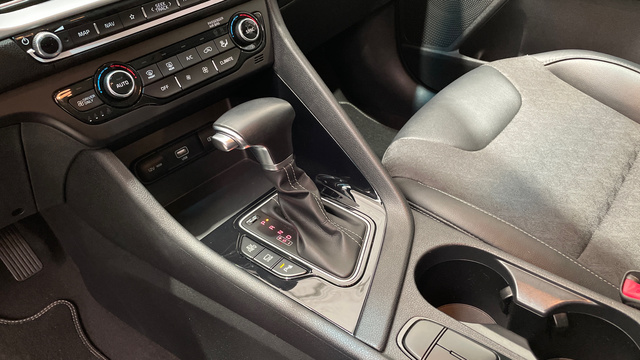 Foto 18 Kia Niro 1.6 GDi PHEV Drive 104 kW (141 CV)