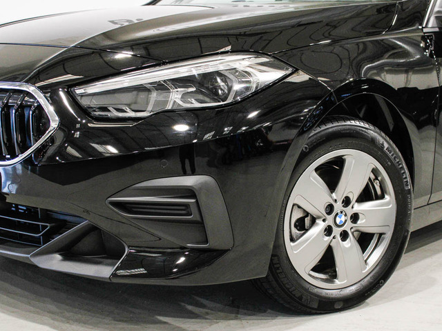 BMW Serie 2 216d Gran Coupe color Negro. Año 2024. 85KW(116CV). Diésel. En concesionario Barcelona Premium -- GRAN VIA de Barcelona