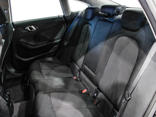 BMW Serie 2 216d Gran Coupe color Negro. Año 2024. 85KW(116CV). Diésel. En concesionario Barcelona Premium -- GRAN VIA de Barcelona