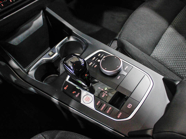 BMW Serie 2 216d Gran Coupe color Negro. Año 2024. 85KW(116CV). Diésel. En concesionario Barcelona Premium -- GRAN VIA de Barcelona