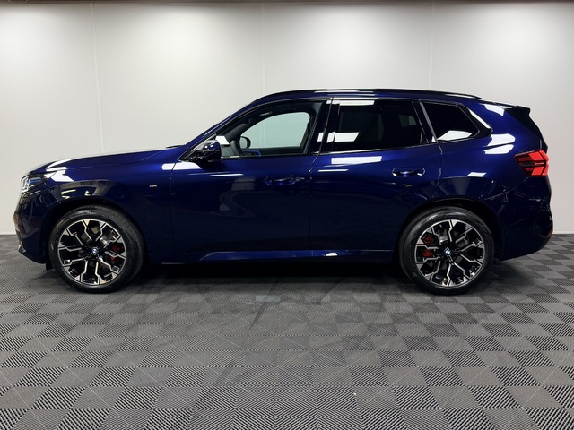 BMW X3 xDrive20d color Azul. Año 2025. 145KW(197CV). Diésel. En concesionario Maberauto de Castellón