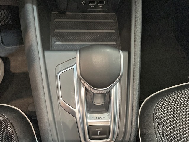 Foto 10 Renault Captur Zen E-TECH Híbrido enchufable 118 kW (160 CV)