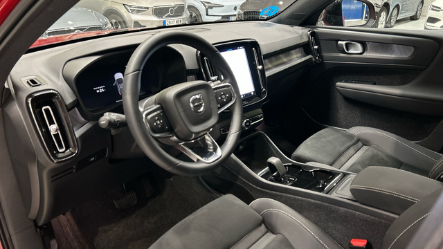 Foto 4 Volvo C40 Recharge Single Plus Auto 175 kW (238 CV)