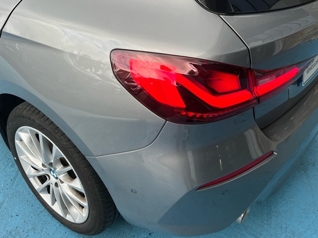 BMW Serie 1 118d color Gris. Año 2024. 110KW(150CV). Diésel. En concesionario Grünblau Motor (Bmw y Mini) de Cantabria
