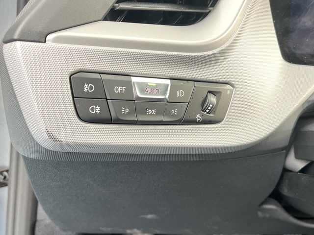 BMW Serie 1 118d color Gris. Año 2024. 110KW(150CV). Diésel. En concesionario Grünblau Motor (Bmw y Mini) de Cantabria