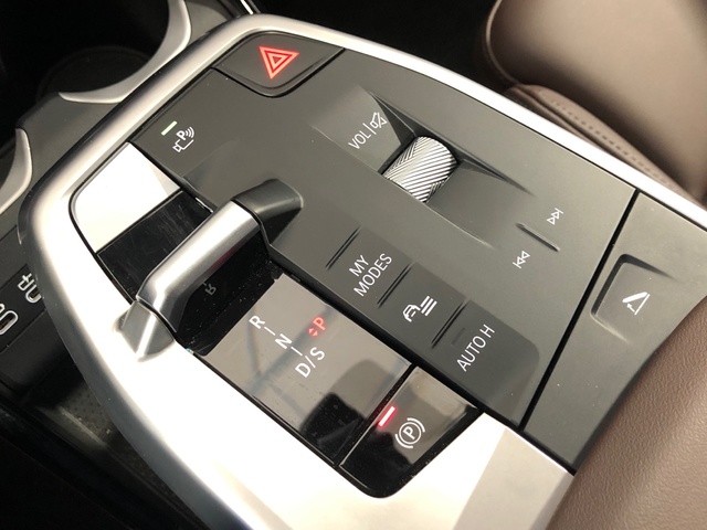 BMW X2 sDrive20d color Verde. Año 2025. 120KW(163CV). Diésel. En concesionario Vehinter Getafe de Madrid