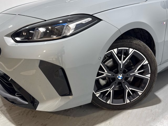 BMW Serie 1 120d color Gris. Año 2025. 120KW(163CV). Diésel. En concesionario Auto Premier, S.A. - GUADALAJARA de Guadalajara