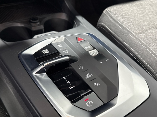 BMW Serie 1 120d color Gris. Año 2025. 120KW(163CV). Diésel. En concesionario Auto Premier, S.A. - GUADALAJARA de Guadalajara