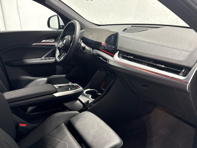 BMW X2 sDrive20d color Gris. Año 2025. 120KW(163CV). Diésel. En concesionario Auto Premier, S.A. - MADRID de Madrid