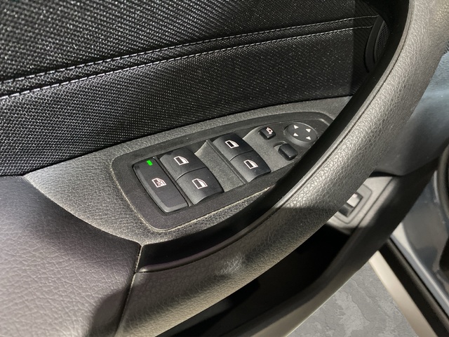 BMW X2 sDrive18d color Gris. Año 2022. 110KW(150CV). Diésel. En concesionario Hispamovil Elche de Alicante