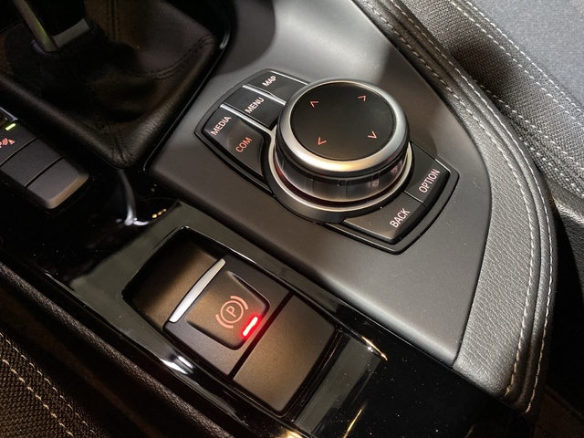 BMW X2 sDrive18d color Gris. Año 2022. 110KW(150CV). Diésel. En concesionario Hispamovil Elche de Alicante