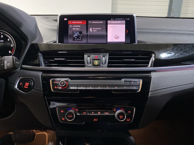 BMW X2 sDrive18d color Gris. Año 2022. 110KW(150CV). Diésel. En concesionario Hispamovil Elche de Alicante