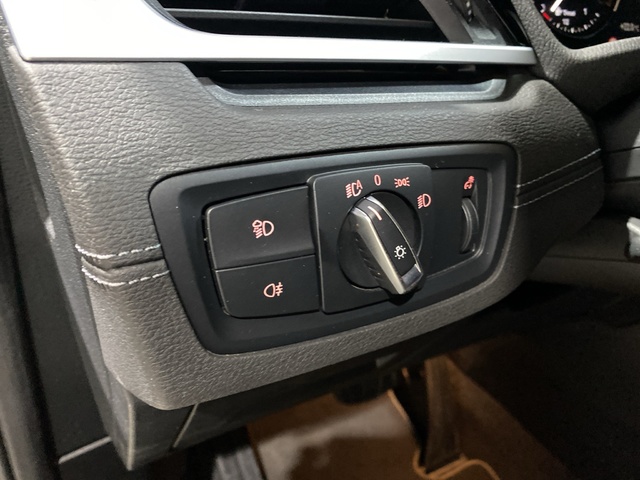 BMW X2 sDrive18d color Gris. Año 2022. 110KW(150CV). Diésel. En concesionario Hispamovil Elche de Alicante