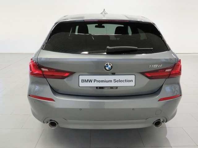 BMW Serie 1 118d color Gris. Año 2024. 110KW(150CV). Diésel. En concesionario Lugauto S.A. de Lugo