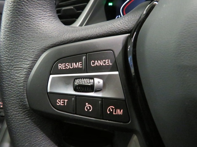 BMW Serie 1 118d color Gris. Año 2024. 110KW(150CV). Diésel. En concesionario Lugauto S.A. de Lugo