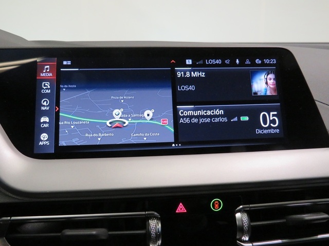 BMW Serie 1 118d color Gris. Año 2024. 110KW(150CV). Diésel. En concesionario Lugauto S.A. de Lugo