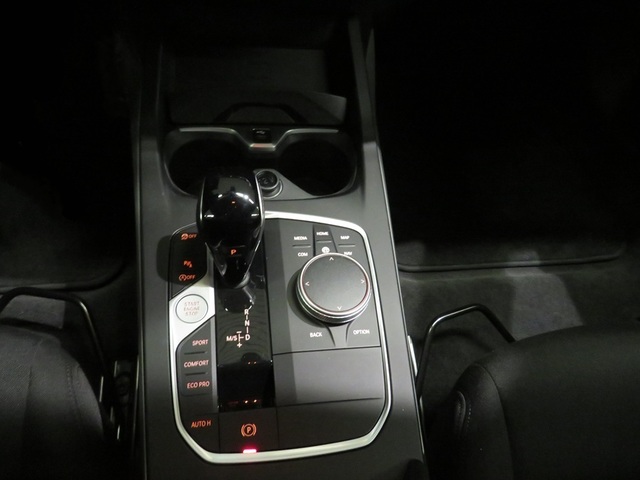 BMW Serie 1 118d color Gris. Año 2024. 110KW(150CV). Diésel. En concesionario Lugauto S.A. de Lugo