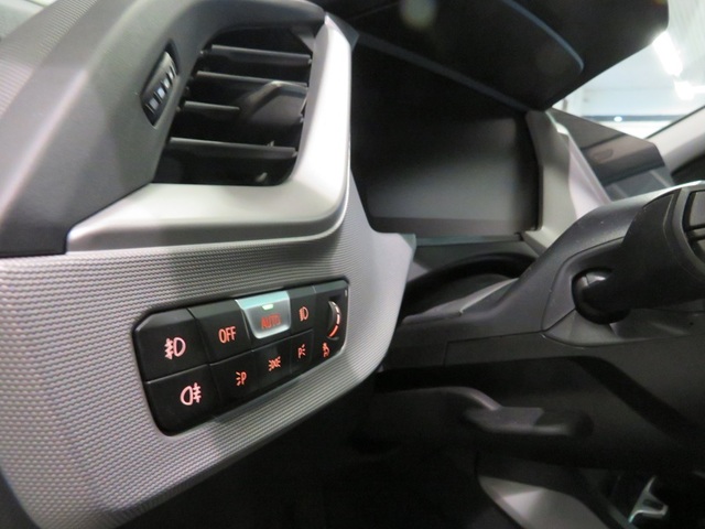 BMW Serie 1 118d color Gris. Año 2024. 110KW(150CV). Diésel. En concesionario Lugauto S.A. de Lugo