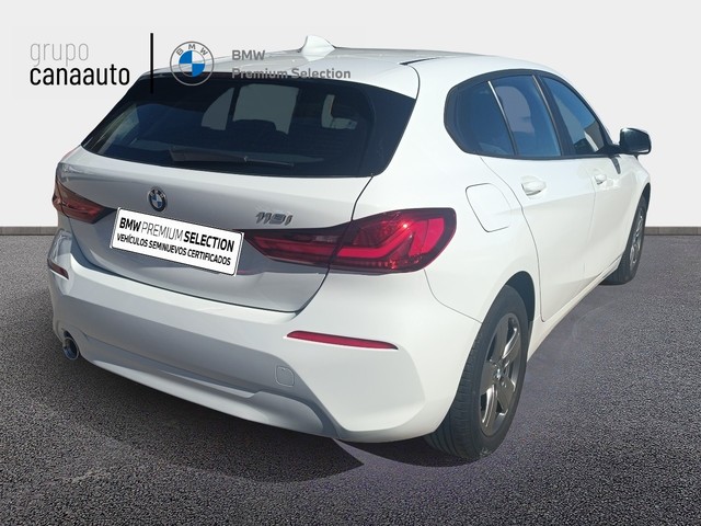 BMW Serie 1 118i color Blanco. Año 2021. 103KW(140CV). Gasolina. En concesionario TACO de Sta. C. Tenerife