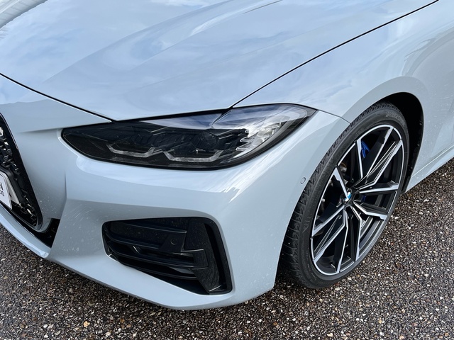 BMW Serie 4 420d Coupe color Gris. Año 2024. 140KW(190CV). Diésel. En concesionario Celtamotor Vigo de Pontevedra