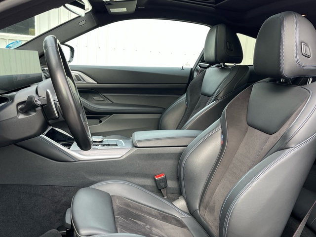 BMW Serie 4 420d Coupe color Gris. Año 2024. 140KW(190CV). Diésel. En concesionario Celtamotor Vigo de Pontevedra