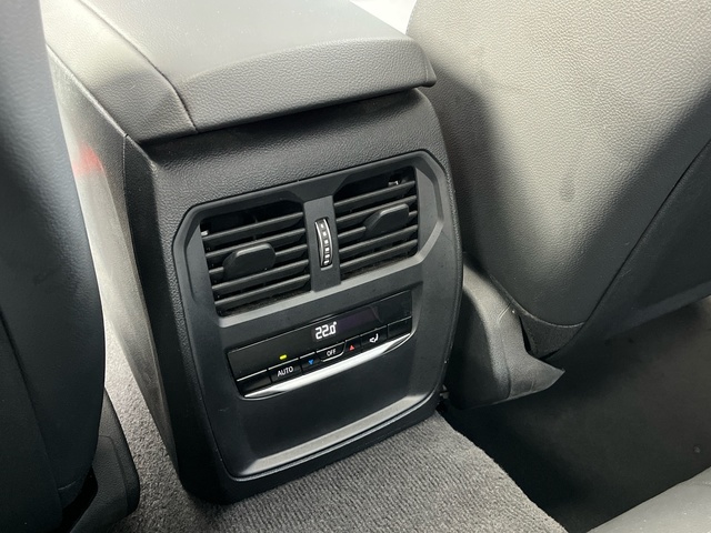 BMW Serie 4 420d Coupe color Gris. Año 2024. 140KW(190CV). Diésel. En concesionario Celtamotor Vigo de Pontevedra