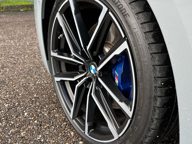 BMW Serie 4 420d Coupe color Gris. Año 2024. 140KW(190CV). Diésel. En concesionario Celtamotor Vigo de Pontevedra