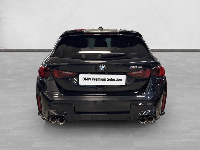 BMW Serie 1 M135i color Negro. Año 2025. 221KW(300CV). Gasolina. En concesionario Enekuri Motor de Vizcaya