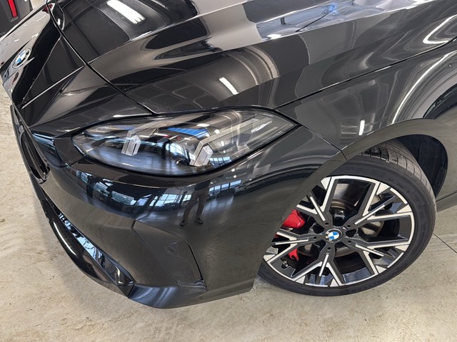 BMW Serie 1 M135i color Negro. Año 2025. 221KW(300CV). Gasolina. En concesionario Enekuri Motor de Vizcaya