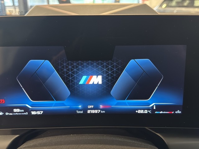 BMW Serie 1 M135i color Negro. Año 2025. 221KW(300CV). Gasolina. En concesionario Enekuri Motor de Vizcaya