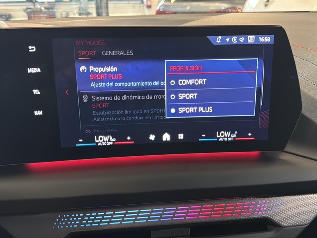 BMW Serie 1 M135i color Negro. Año 2025. 221KW(300CV). Gasolina. En concesionario Enekuri Motor de Vizcaya