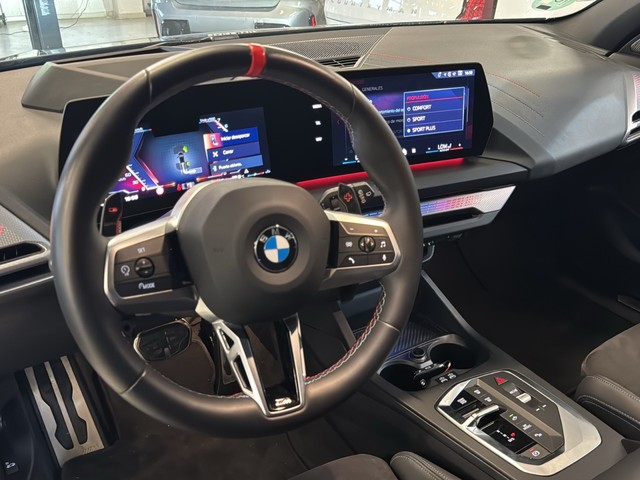 BMW Serie 1 M135i color Negro. Año 2025. 221KW(300CV). Gasolina. En concesionario Enekuri Motor de Vizcaya