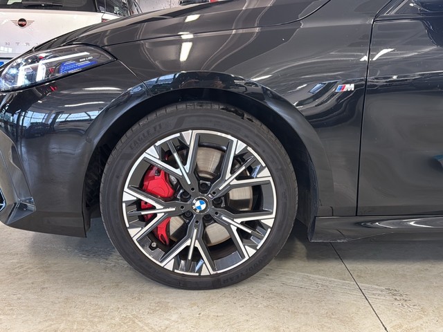 BMW Serie 1 M135i color Negro. Año 2025. 221KW(300CV). Gasolina. En concesionario Enekuri Motor de Vizcaya