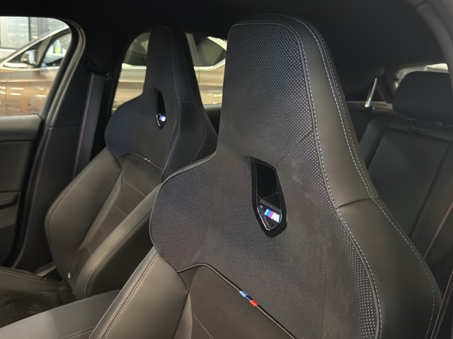 BMW Serie 1 M135i color Negro. Año 2025. 221KW(300CV). Gasolina. En concesionario Enekuri Motor de Vizcaya