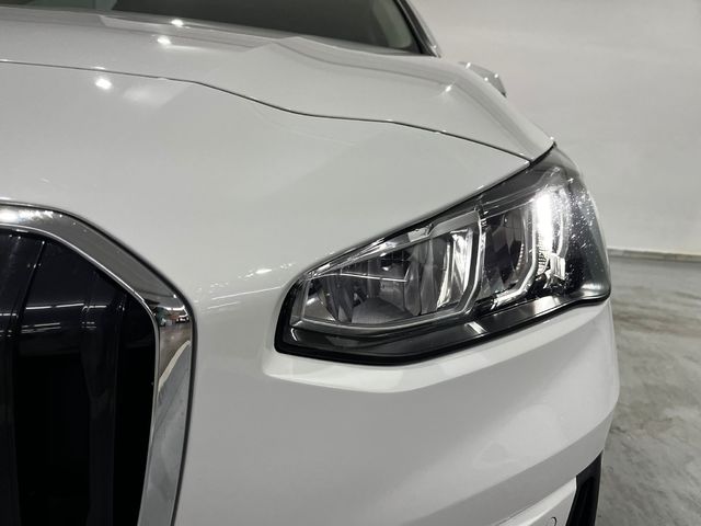 BMW Serie 2 218d Active Tourer color Blanco. Año 2024. 110KW(150CV). Diésel. En concesionario Unicars Ponent de Lleida