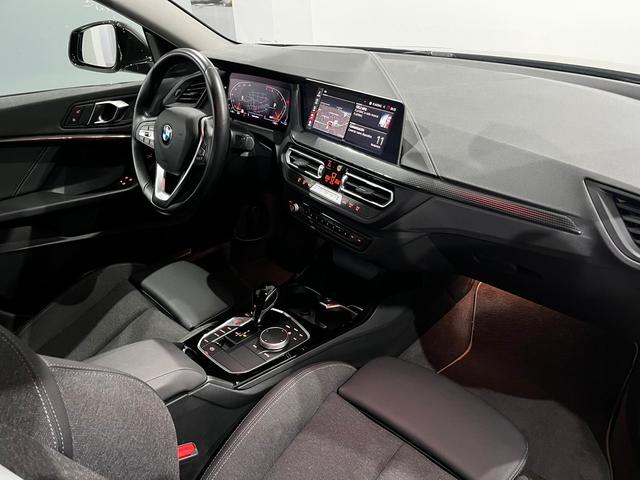 BMW Serie 2 218i Gran Coupe color Negro. Año 2024. 103KW(140CV). Gasolina. En concesionario Unicars Ponent de Lleida